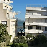 Arcachon: Appartement T2 Bis Proche Centre Et Plage Avec Parking - Fr-1-319-595