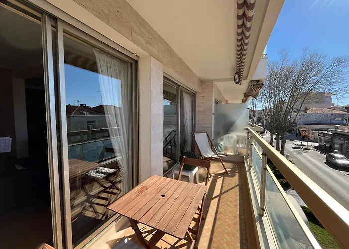 Arcachon: Appartement T2 Bis Proche Centre Et Plage Avec Parking - Fr-1-319-595