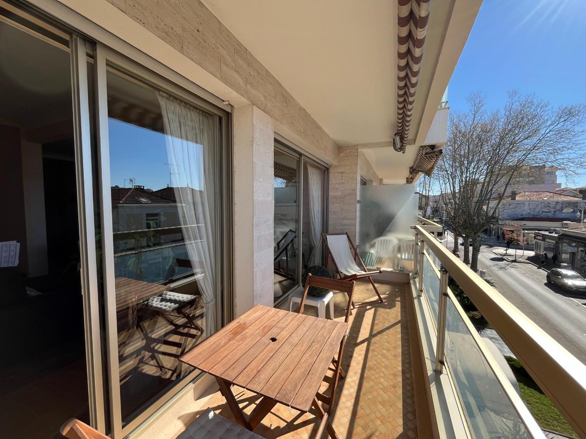 Arcachon: T2 Bis Proche Centre Et Avec Parking - Fr-1-319-595 Appartement *